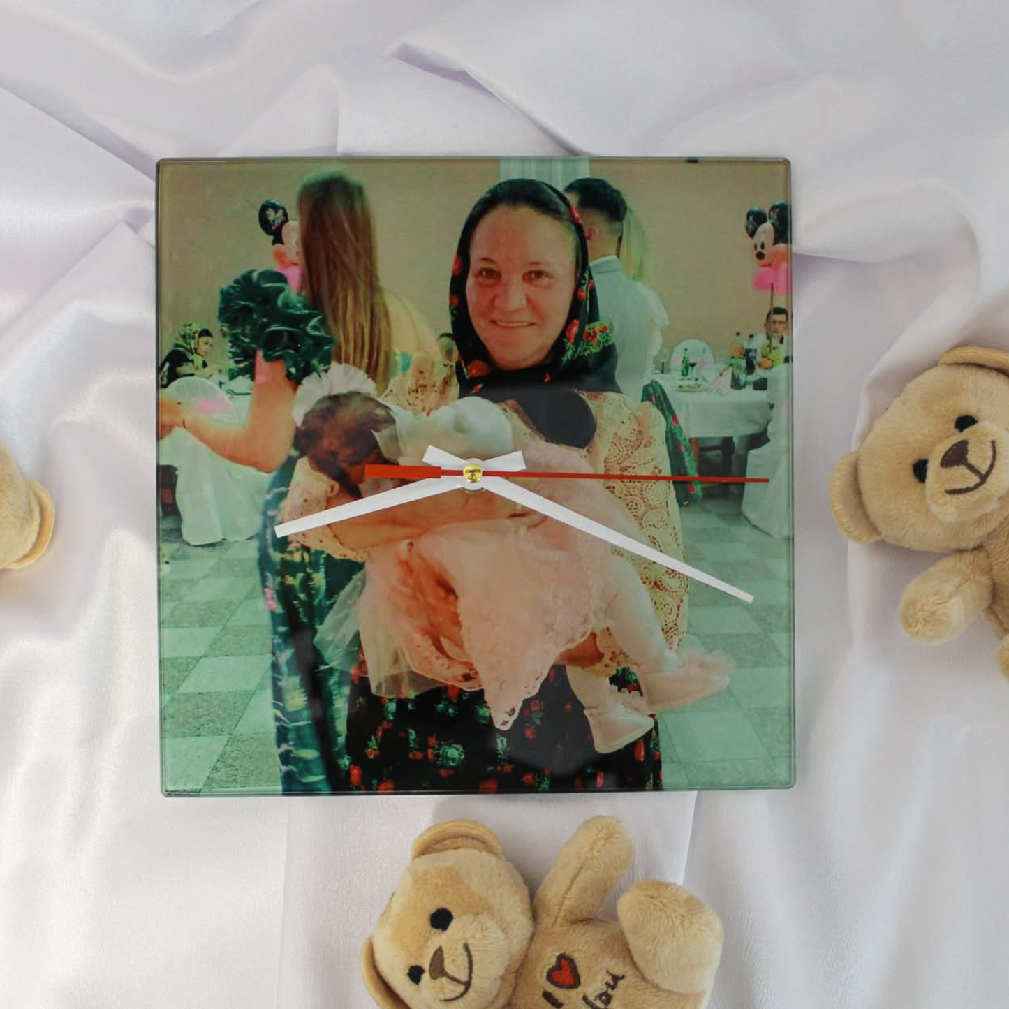 Ceas din sticla personalizat